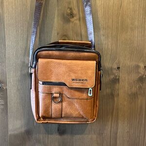 Weixier crossbody travel bag